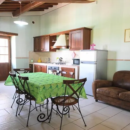 Very Pretty Spoleto-poolside-sleeps-20pool, Jacuzzi, Gardens - Views 别墅 斯波莱托