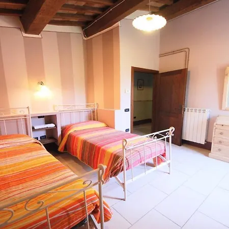 别墅 Very Pretty Spoleto-poolside-sleeps-20pool, Jacuzzi, Gardens - Views *