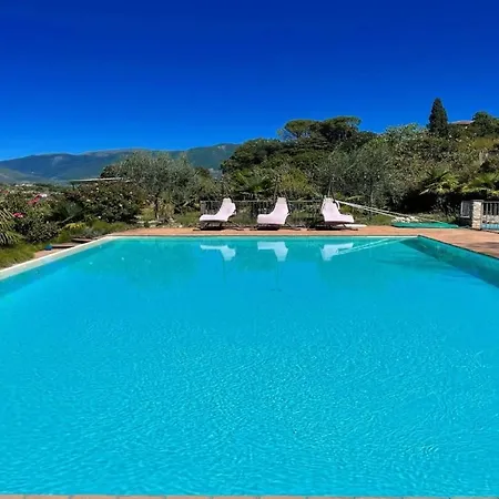 Very Pretty Spoleto-poolside-sleeps-20pool, Jacuzzi, Gardens - Views * 斯波莱托