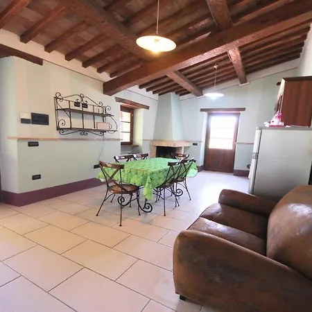 فيلة Very Pretty Spoleto-poolside-sleeps-20pool, Jacuzzi, Gardens - Views