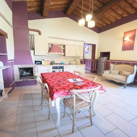 فيلة Very Pretty Spoleto-poolside-sleeps-20pool, Jacuzzi, Gardens - Views سبوليتو