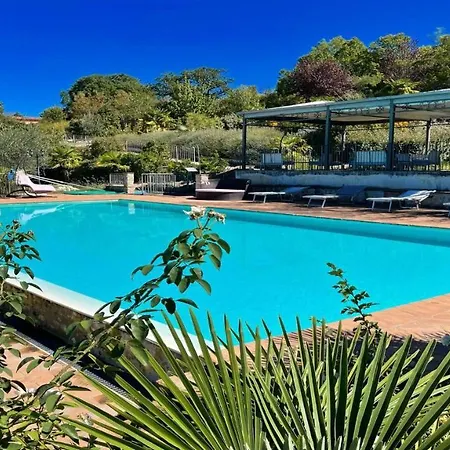 Very Pretty Spoleto-poolside-sleeps-20pool, Jacuzzi, Gardens - Views * 斯波莱托