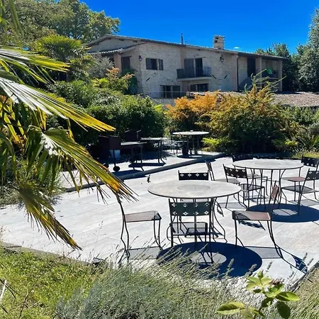 فيلة Very Pretty Spoleto-poolside-sleeps-20pool, Jacuzzi, Gardens - Views *