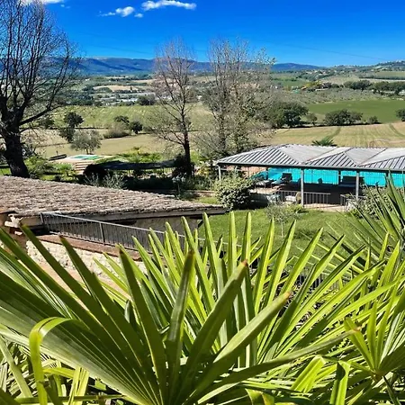فيلة Very Pretty Spoleto-poolside-sleeps-20pool, Jacuzzi, Gardens - Views