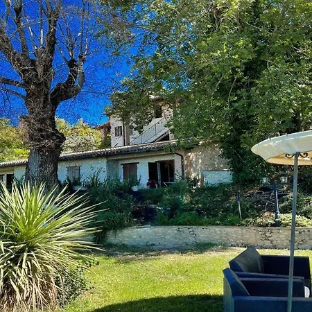 فيلة Very Pretty Spoleto-poolside-sleeps-20pool, Jacuzzi, Gardens - Views *
